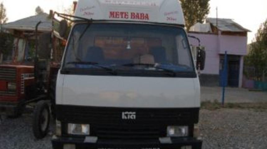 Kamyondaki Yazıya G&ouml;zaltı