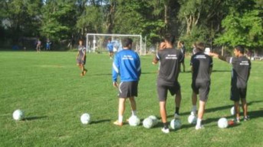 G&ouml;lc&uuml;k Yaylası Egeli Takımların Kamp &Uuml;ss&uuml; Oldu