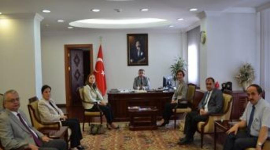 Rekt&ouml;rden Vali Yılmaz'a Ziyaret