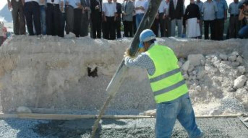 Karaman&rsquo;da Ahmet Yesevi Camisi'nin Temeli Atıldı