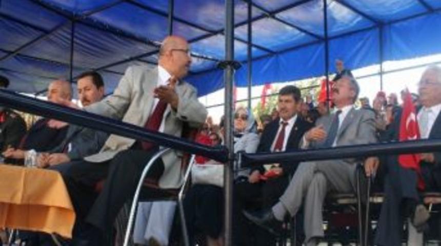 Kutlama Programında Protokol Krizi