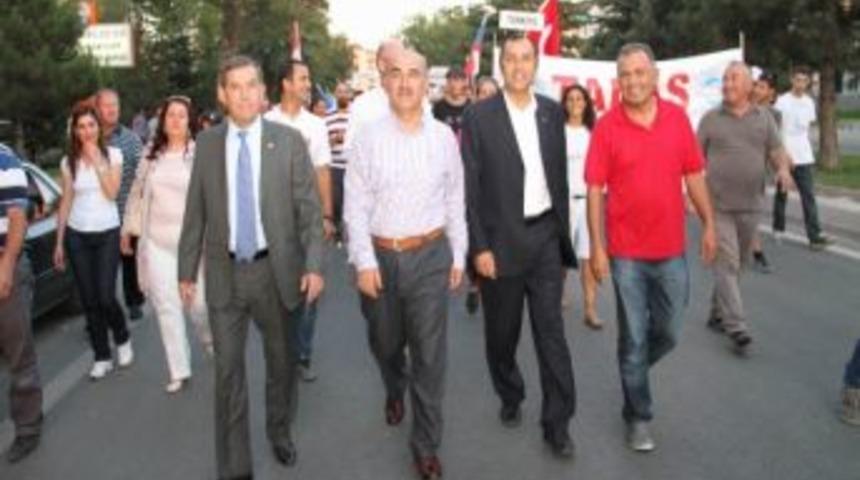 Yelkenkanat Sampiyonası Halkları Kardeş Yaptı