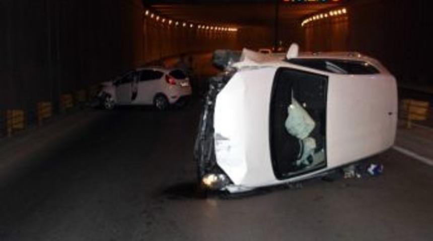 Solladığı Araca &Ccedil;arptı: 3 Yaralı