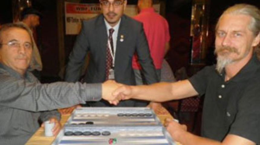 Tavla yarışmasında gelen &ouml;l&uuml;m