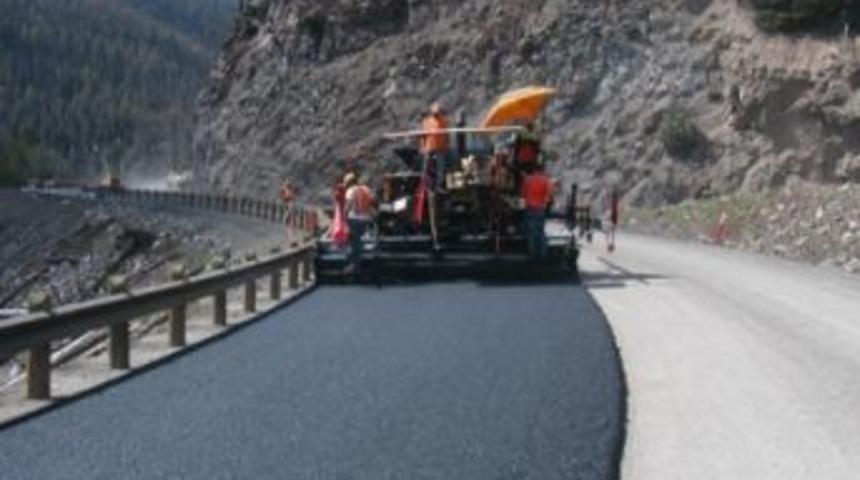 Kumluca'da asfalt &ccedil;alışması başladı