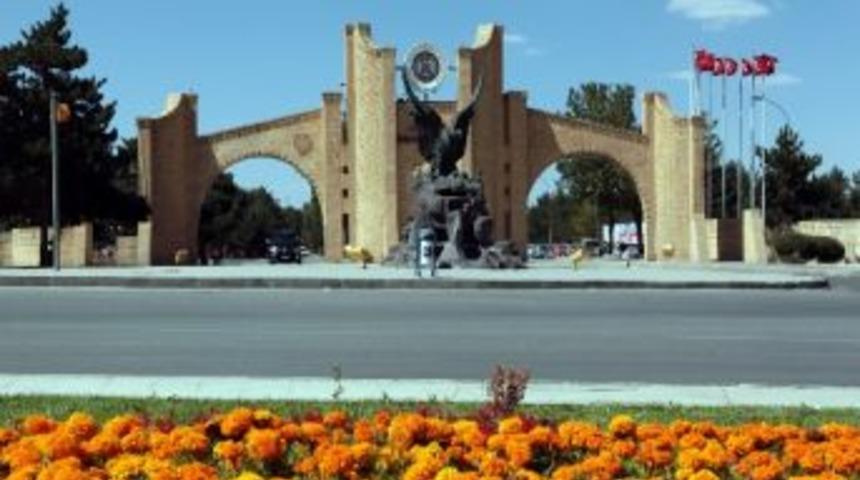 Atat&uuml;rk &Uuml;niversitesi&rsquo;nde &Ouml;ğrenci Sayısı 90 Bini Aştı