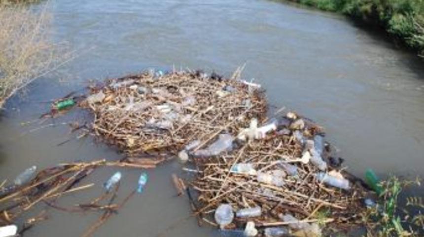 Aydın&rsquo;da Sulama Kanalları Da Kirlilikten Nasibini Aldı