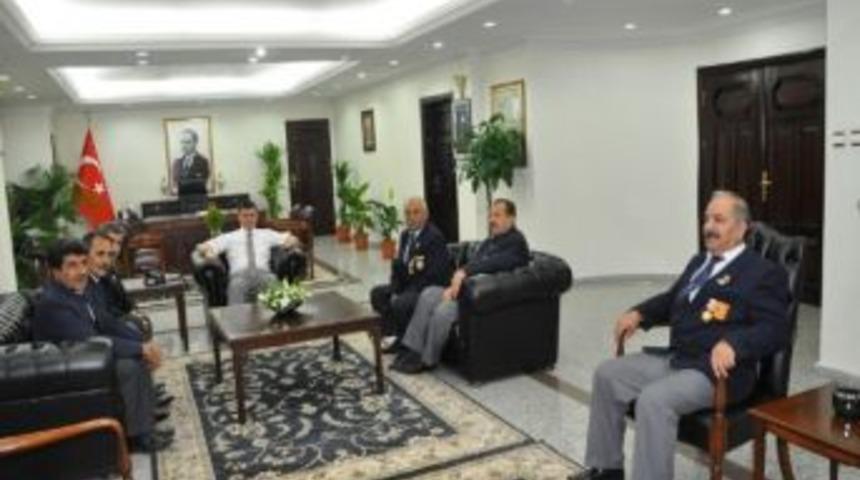 Gaziler Derneği&rsquo;nden Vali Arslan&rsquo;a Ziyaret