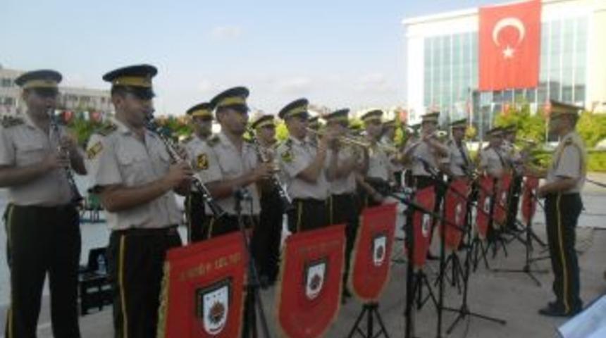 Kent Meydanı&rsquo;nda 30 Ağustos Zafer Bayramı Coşkusu