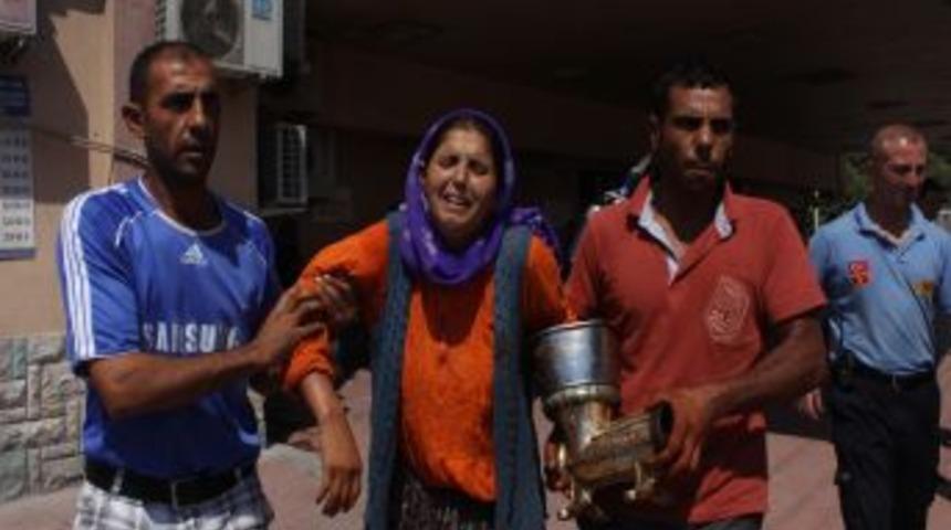 Gen&ccedil; Kadın Elini Kaptırdığı Sal&ccedil;a Makinesiyle Hastaneye Taşındı