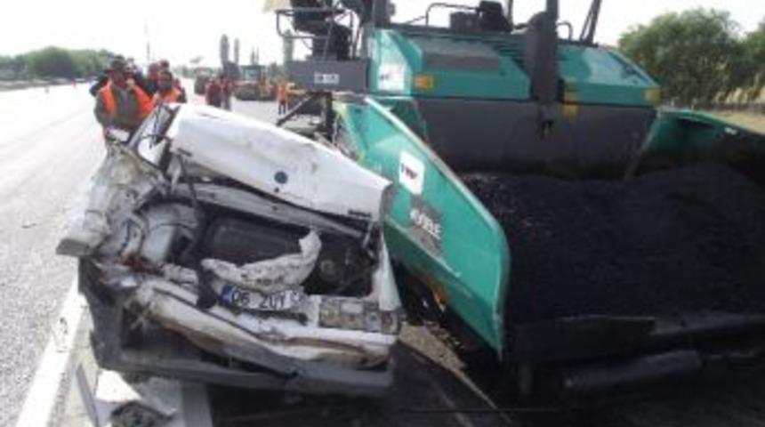 Daralan Yolda Zincirleme Kaza: 1 Ölü, 8 Yaralı