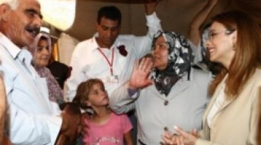 Karahan, m&uuml;ltecilerin yanında