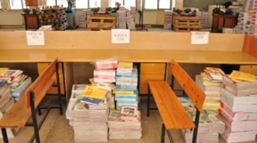 Milas&rsquo;ta 240 Bin Ders Kitabı Dağıtıldı