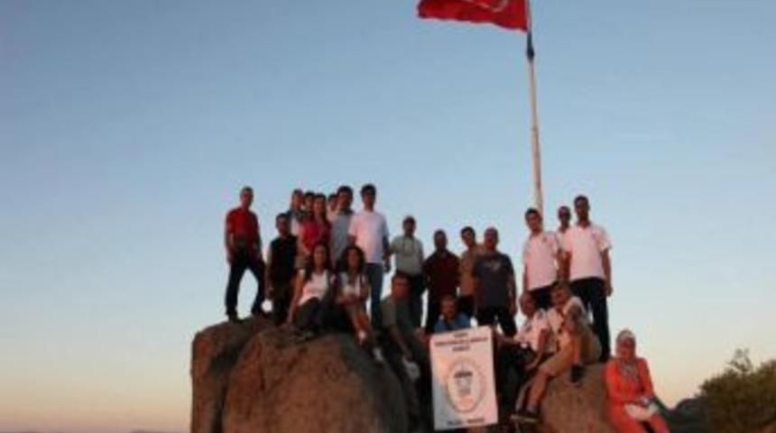 Salihlili Doğaseverlerden Zafer Yolu Y&uuml;r&uuml;y&uuml;ş&uuml;