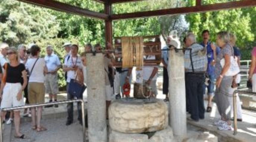 İlk Kruvaziyer Gemisi Yolcuları Tarsus&rsquo;ta