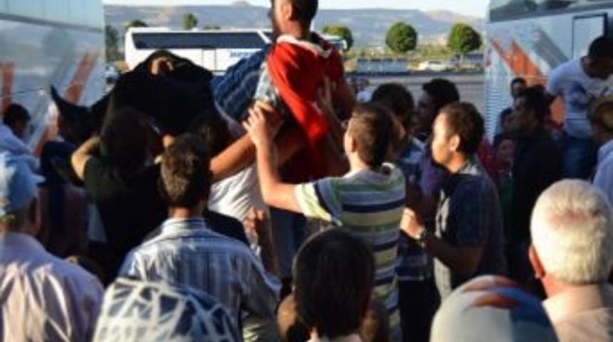 Kayseri&rsquo;de Asker Adayları Coşkuyla Uğurlandı