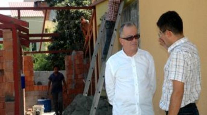 Bayraktaroğlu, Mezun Olduğu Liseyi Ziyaret Ettii