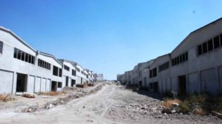 Melikgazi Esnaf Sitesi'nin &Ccedil;evresini D&uuml;zenledi