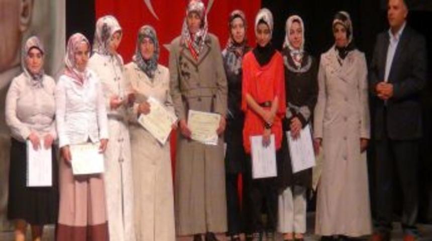 Kadınlar El Emeği G&ouml;z Nuru Emeklerini Sergiledi