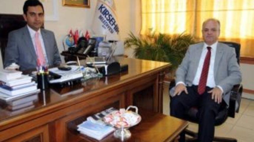 Vali &Ouml;zdemir &Ccedil;akacak Ziyaretlere Başladı