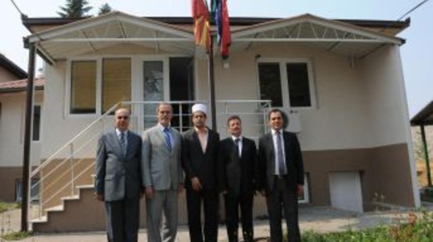 Bursa B&uuml;y&uuml;kşehir Belediyesi &Uuml;sk&uuml;pl&uuml; M&uuml;sl&uuml;manlara Moral Verdi