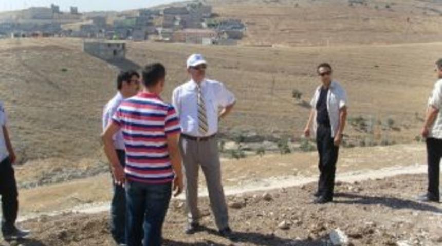 Vali G&uuml;ven&ccedil; Yapımı S&uuml;ren Okulları İnceledi