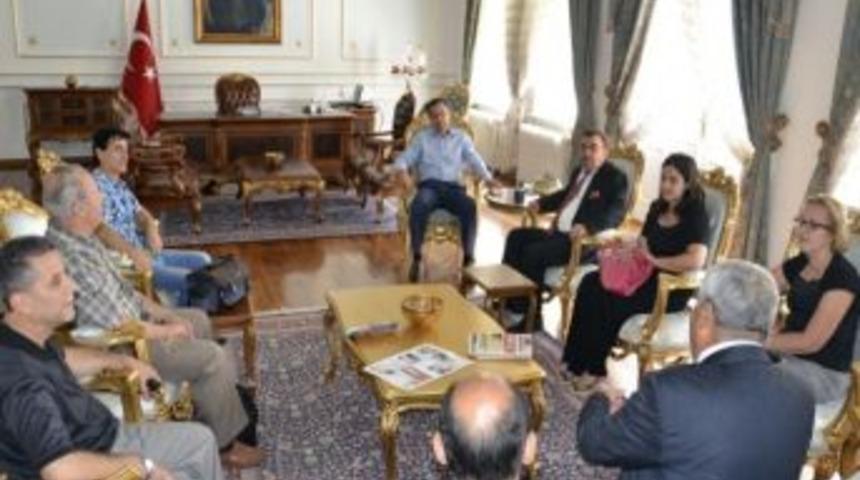 Gazetecilerden Vali Yerlikaya&rsquo;ya Ziyaret