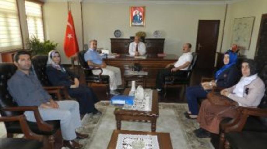 &Ccedil;evlikliler Derneği'nden Vali G&uuml;ven&ccedil;er'e Ziyaret