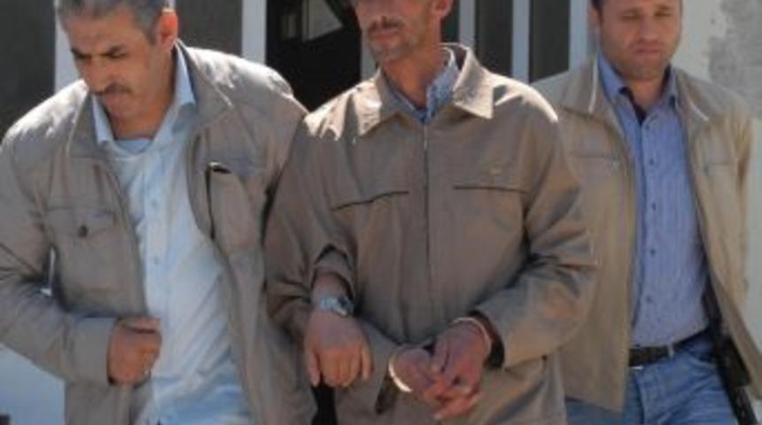 Eşini Bı&ccedil;aklayan Kocaya 6 Yıl 8 Ay Hapis