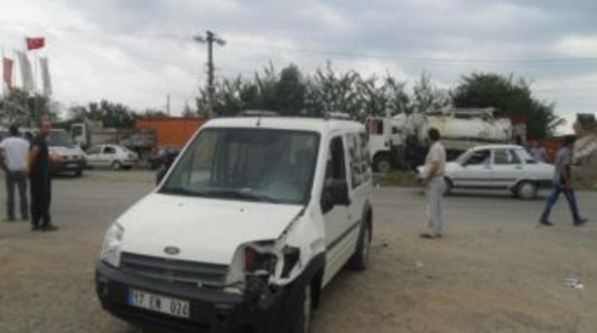 &Ccedil;arşamba&rsquo;da Kaza: 3 Yaralı