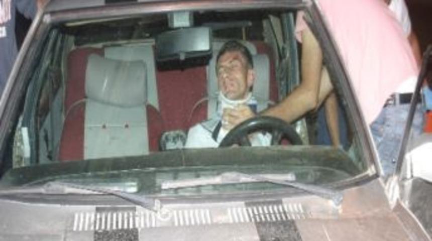 Alkoll&uuml; S&uuml;r&uuml;c&uuml; Kazada Yaralandı