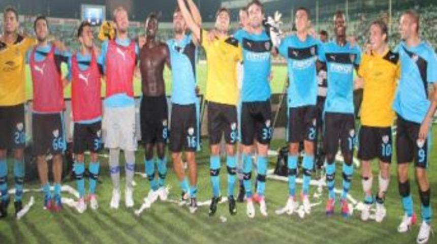 Timsah Tarih Yazmak İstiyor