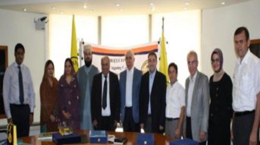 Pakistan Ile İT&Uuml;C&Uuml; Arasında Eğitim K&ouml;pr&uuml;s&uuml;