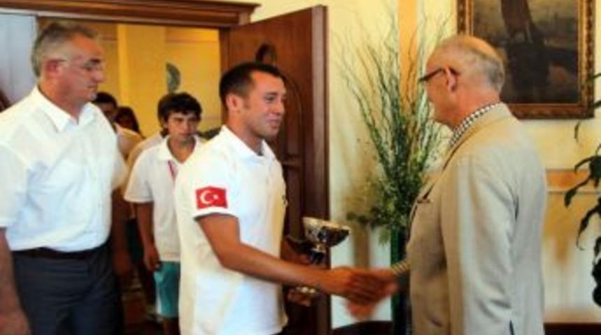 Yılmaz&rsquo;dan T&uuml;rkiye 2.si Sukay&rsquo;a Altın