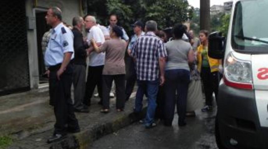 Ev Sahibi Kiracı Tartışmasında 4 Kişi Yaralandı