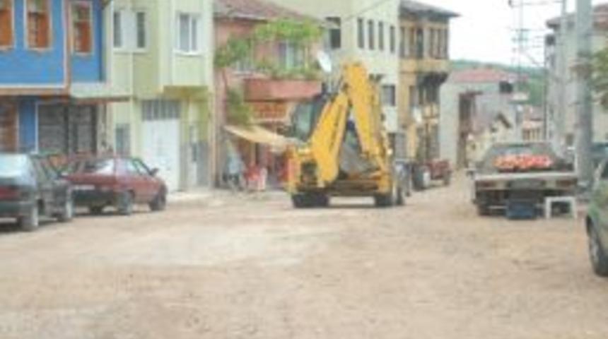 Yenis&ouml;l&ouml;z Yollarına Asfalt