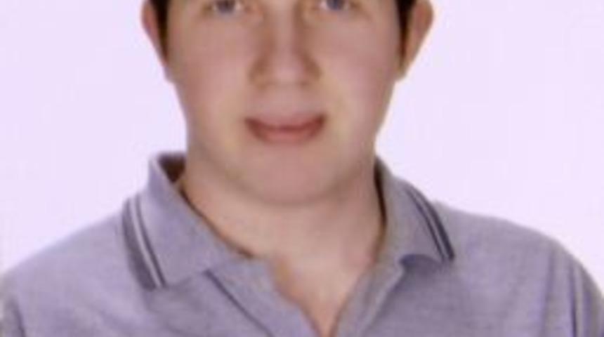 Babasının İş Yerinde Rafları Yerleştirmeye &Ccedil;alışırken D&uuml;şerek &Ouml;ld&uuml;