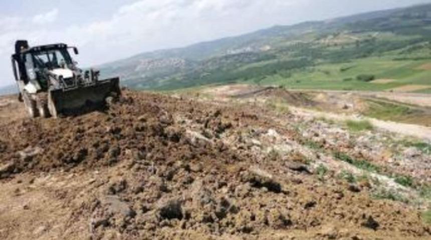 Eski &Ccedil;&ouml;p D&ouml;k&uuml;m Alanı Toprakla Kapatılıyor