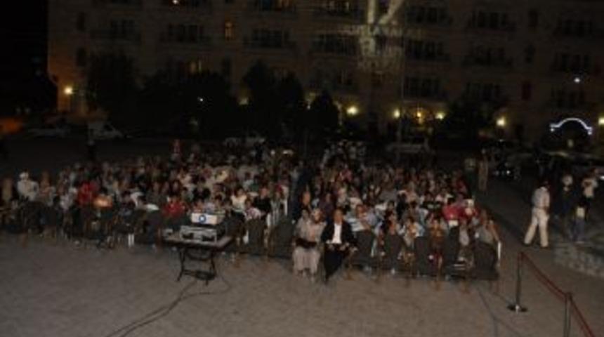 Gezici Sinema Tırı &Uuml;rg&uuml;p&rsquo;te