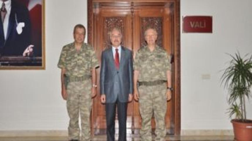 Jandarma B&ouml;lge Komutanlarından Vali Yenig&uuml;n&rsquo;e Ziyaret