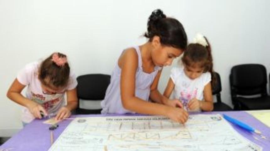 B&uuml;y&uuml;kşehir&rsquo;den &Ccedil;ocuklara Model U&ccedil;ak Kursu