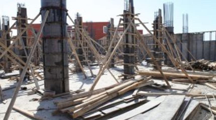 &Uuml;niversite Camii Inşaatı Hızla Y&uuml;kseliyor