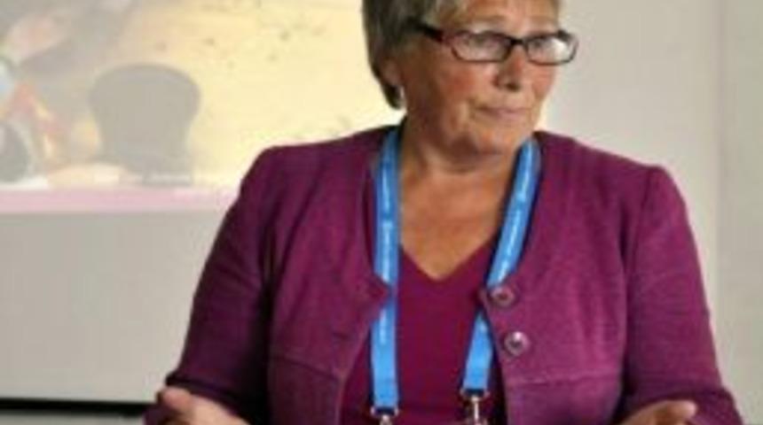 A&uuml;'nde Avrupa &Ouml;ğretmen Eğitim Derneği R&uuml;zgarı Esti