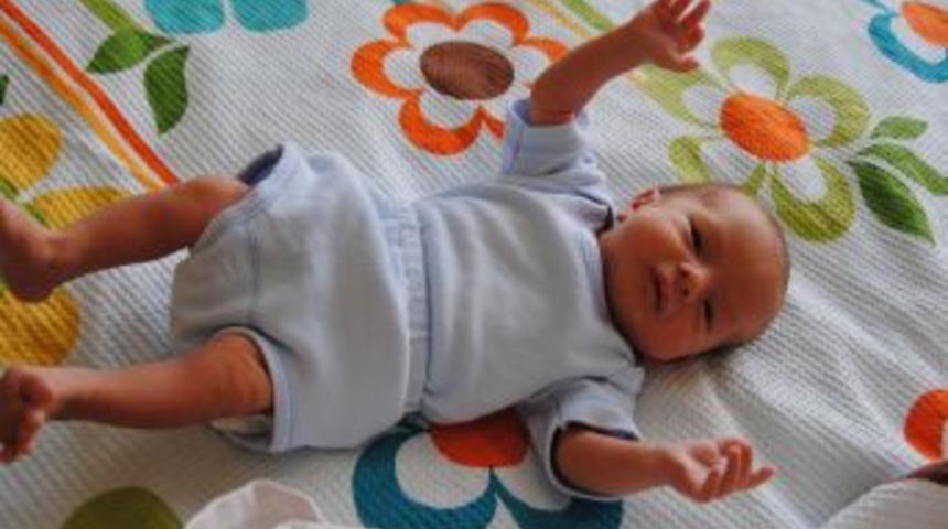 'Anne Sütü Bebeklerde Kabızlığı Önlüyor'