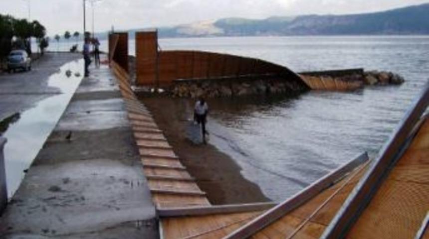 Kadınlar Plajının Tahrip Edilmesi