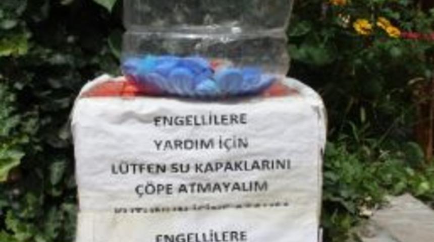 Engelli Vatandaş Engelliler İ&ccedil;in Kapak Topluyor