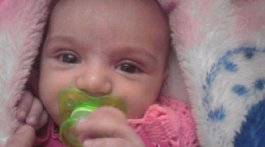 Zeynep bebek iki defa kalp krizi ge&ccedil;irdi