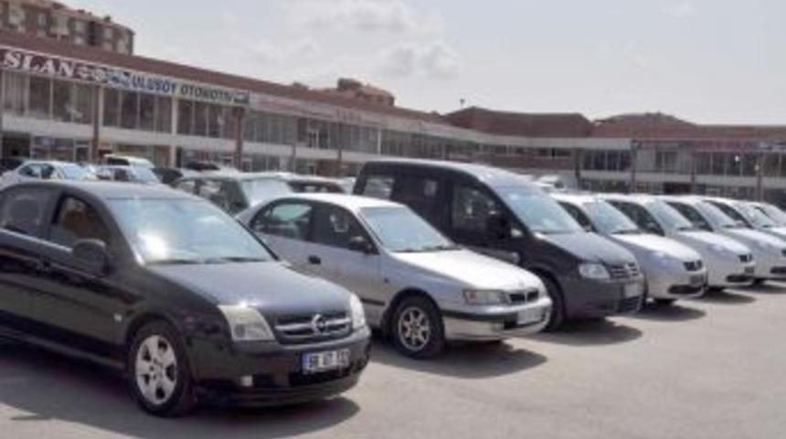 Yozgat&rsquo;ta Ikinci El Otomobilde Yaprak Kıpırdamıyor