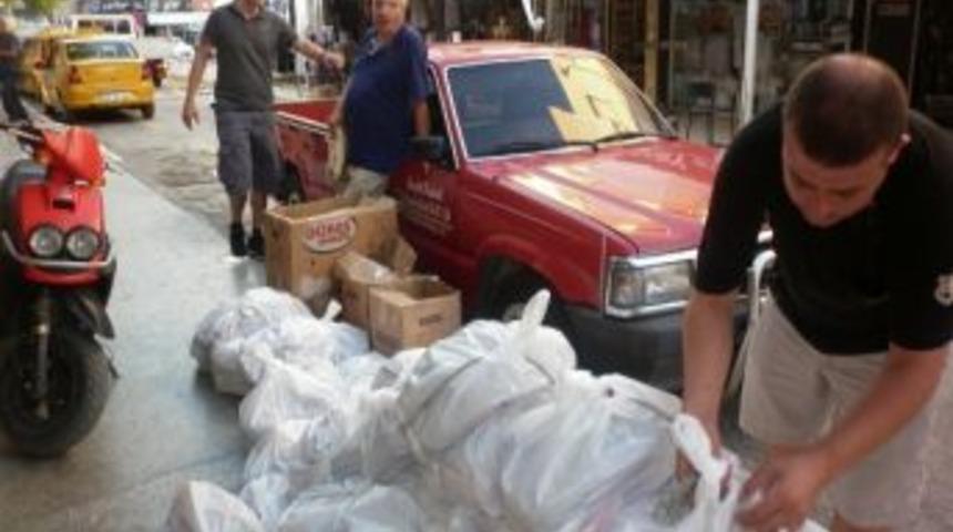 Ebso Ve Tobb'un Gıda Yardımları Urla&rsquo;da Dağıtıldı