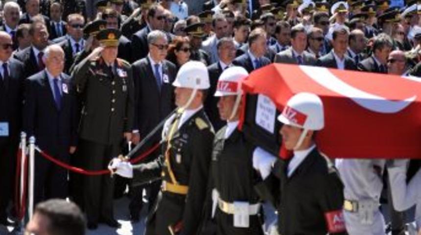 Şehit Y&uuml;zbaşı Kırıcı'nın Cenazesi, Son Yolcuğuna Uğurlandı